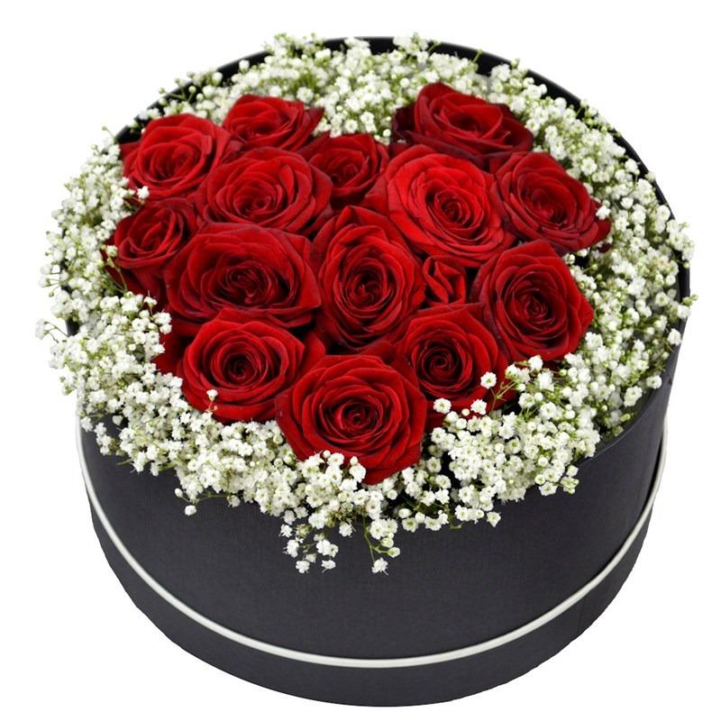 Round Box of 12 Red Roses product649